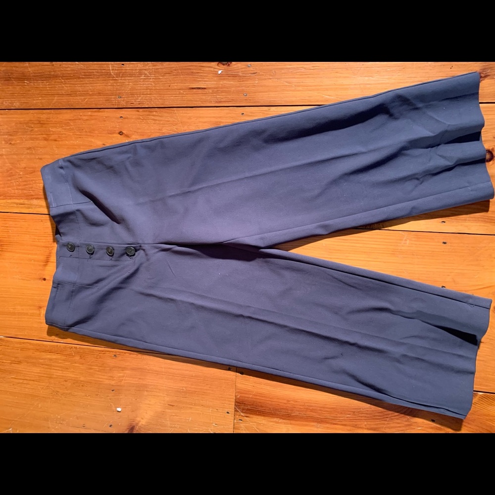 Loft High Waist, Wide Leg, Exposed Buttons, Cropped Length, NWT’s, size 6